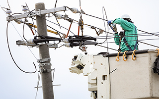 電柱工事