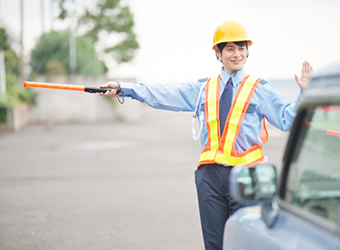 業務中の従業員のイメージ